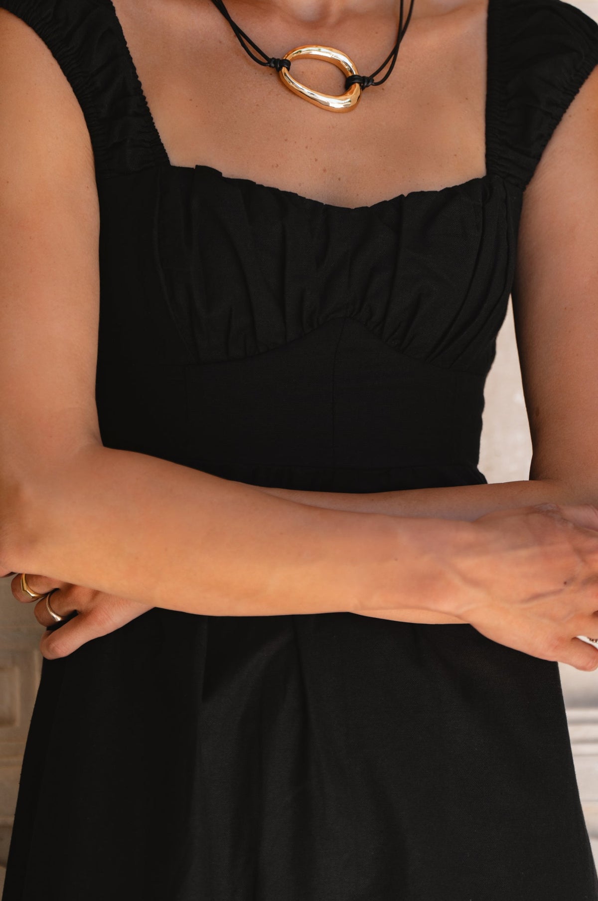 Augusta Midi Linen Dress in black – view 5 | Salize