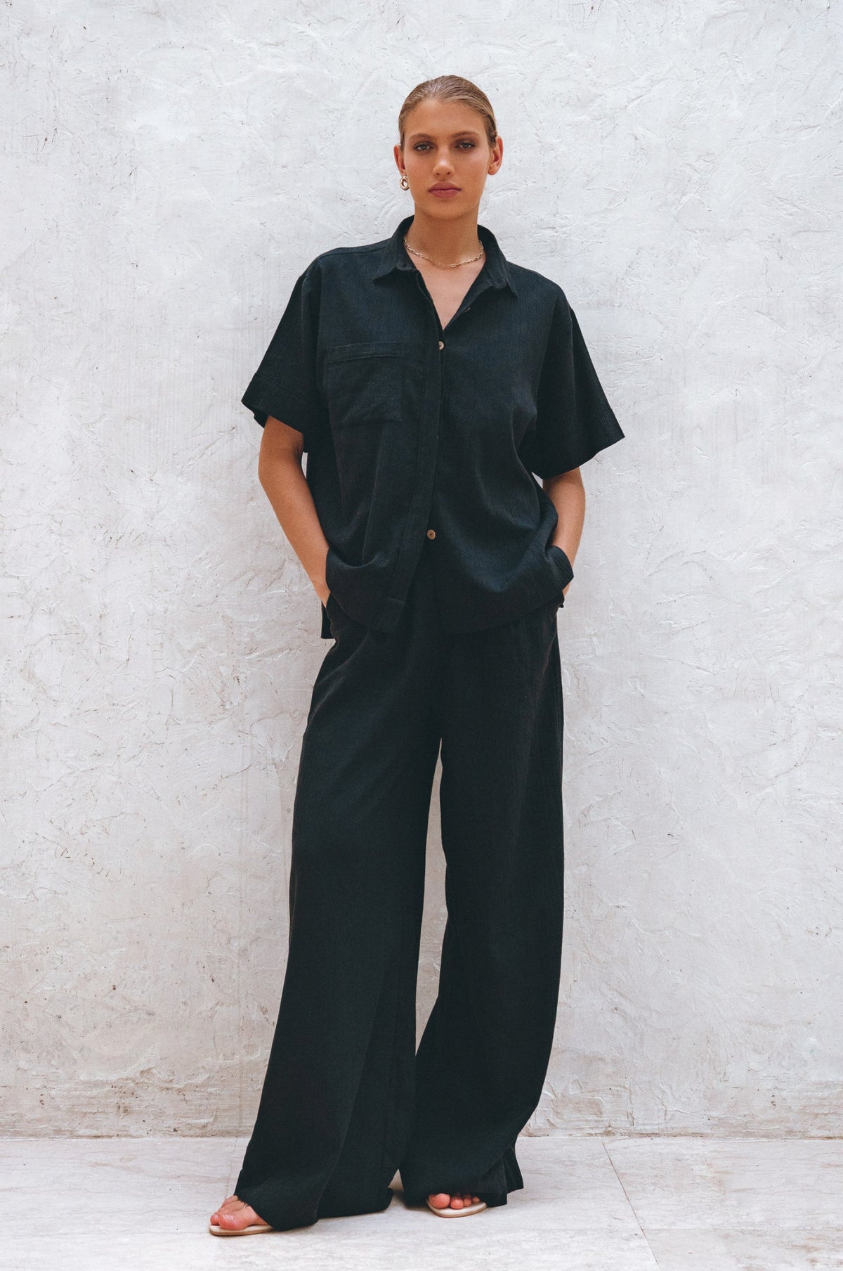 Raya Wide Leg Linen Pants in black | Salize