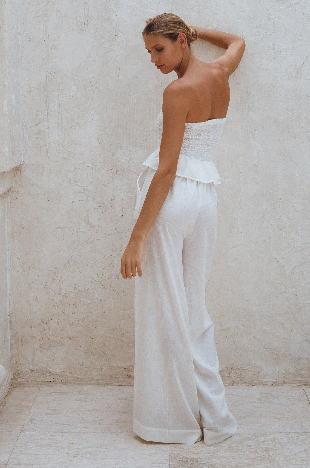 Raya Wide Leg Linen Pants in white – view 3 | Salize