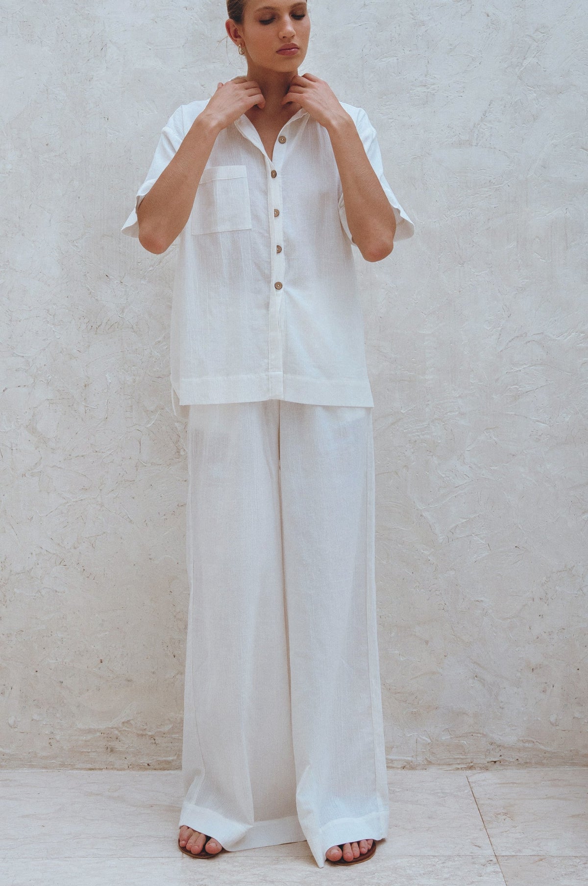 Raya Wide Leg Linen Pants in white – view 2 | Salize