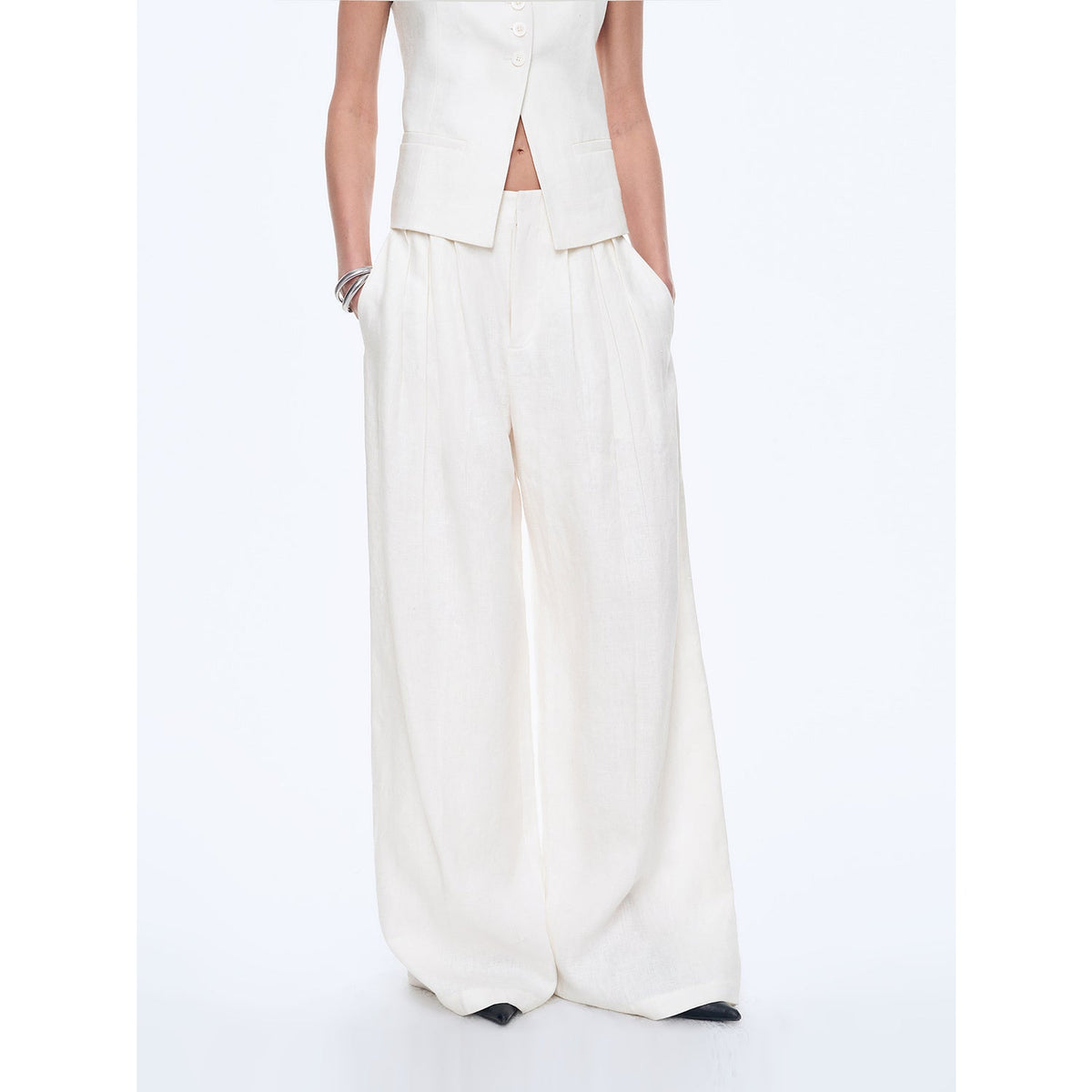 Linen Vest & Pleated Trouser Set – view 9 | Salize
